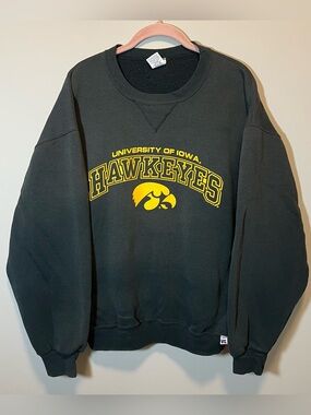 Vintage Russell Athletic Iowa Hawkeyes Crewneck Sweatshirt Large